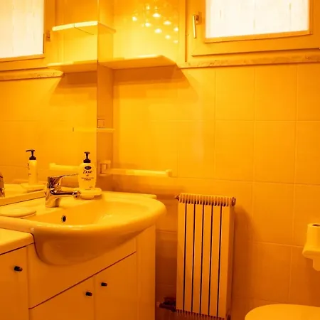 Box E Aria Condizionata Per Un Relax A 4 Minuti Dal Mare Apartmán *